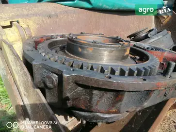 Редуктор ходу до трактора ЧТЗ Т-130 - фото