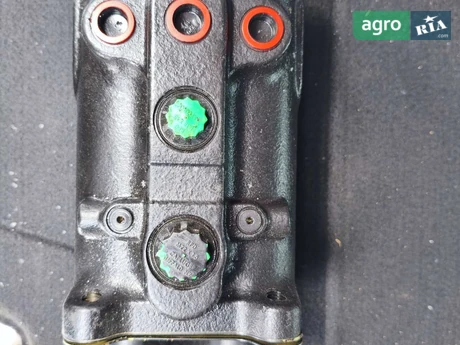 Клапан RE270188 до трактора John Deere - фото