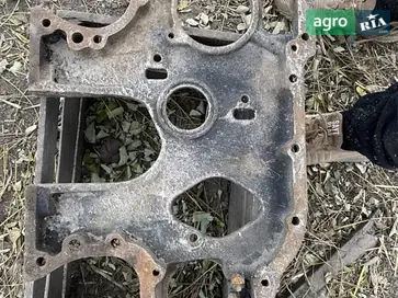 Кришка двигуна до трактора ЮМЗ - фото