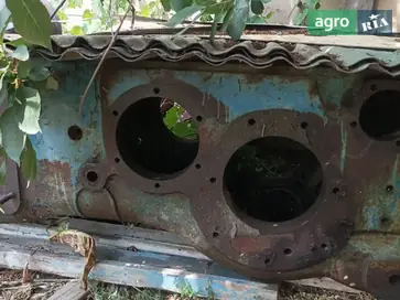 Корпус до трактора ЮМЗ - фото