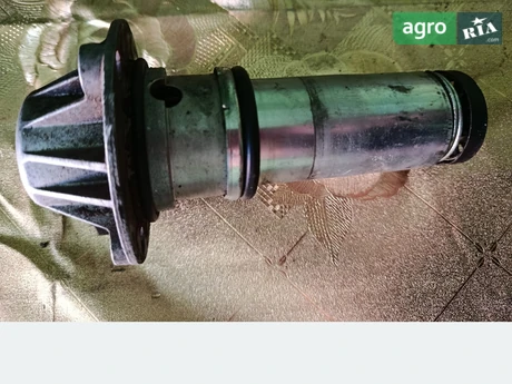 Топливный насос RE539761 для John Deere - фото