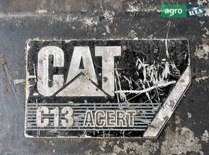 Двигун CAT C13 від комбайна Lexion у розібраному стані.