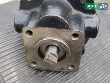 Гидравлический насос для комбайна - фото