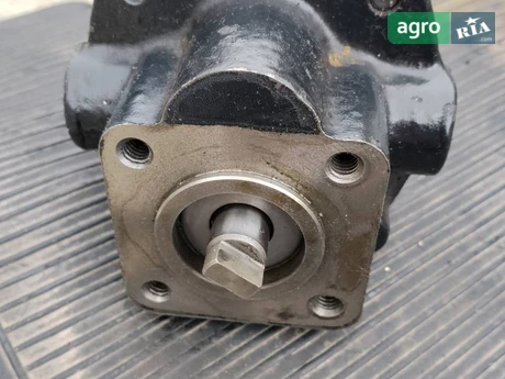 Гидравлический насос для комбайна - фото