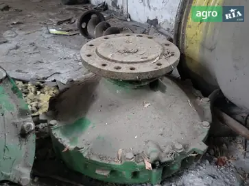 Редуктор ходу до комбайна John Deere 9500 - фото