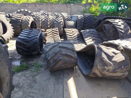 Гумова гусениця John Deere до трактора Case IH - фото