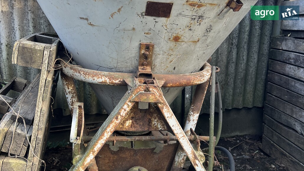 Розкидач Agco TYE 1990 - фото 1