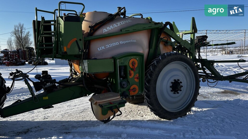 Опрыскиватель Amazone UX 3200 Special 2011 - фото 1