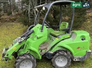 Навантажувач Avant 528 2016