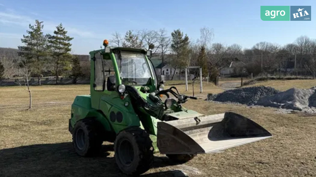 Погрузчик Avant 750 2010 - фото 1