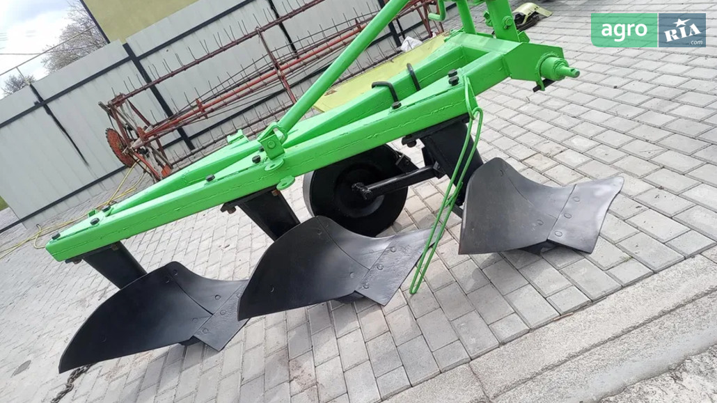 Плуг Bomet 3х30 1981 - фото 1