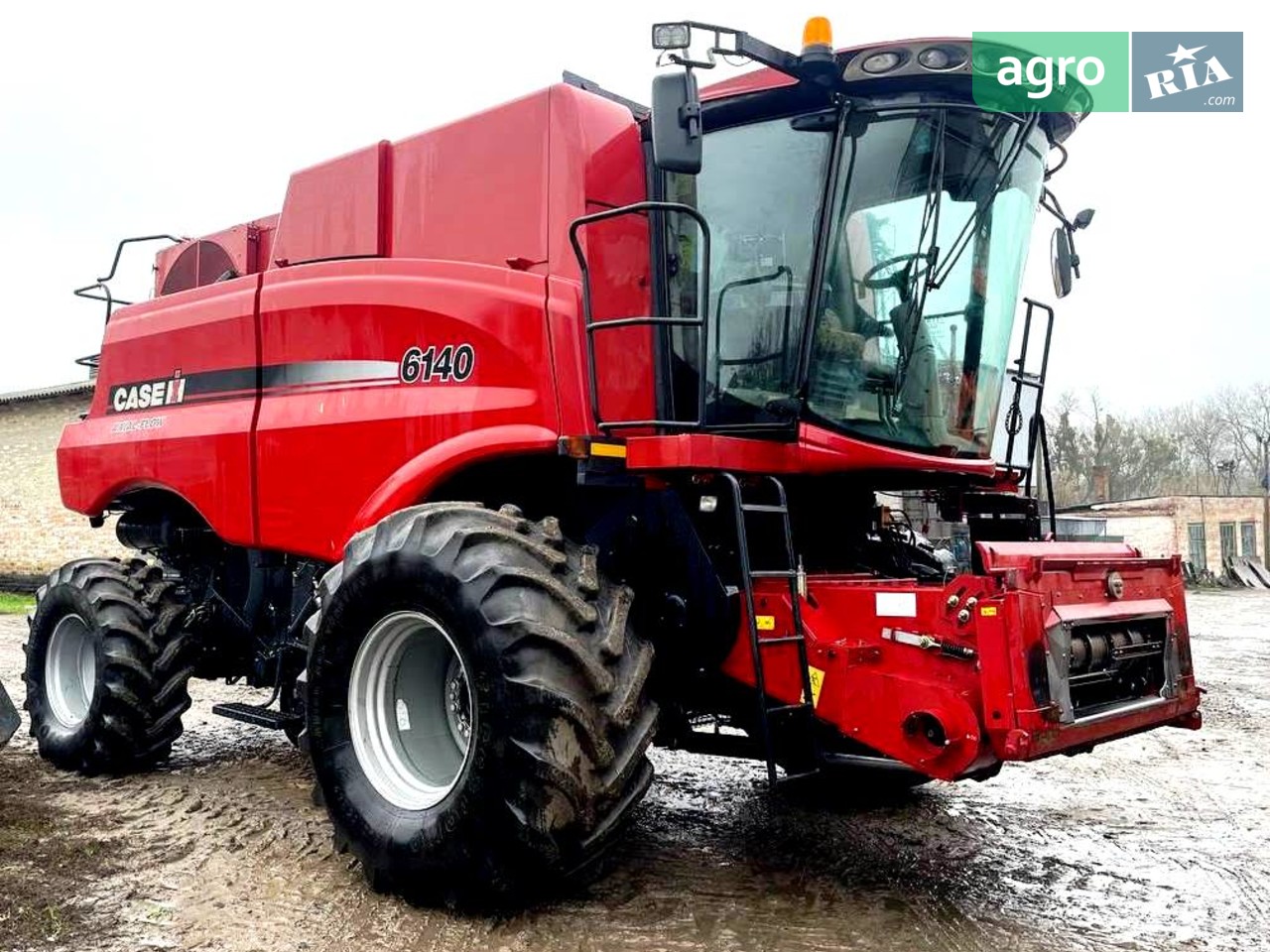 Комбайн Case IH 6140 2016 - фото 1