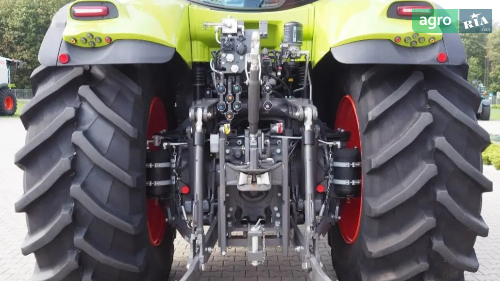 Трактор Claas Axion 850  - фото 1