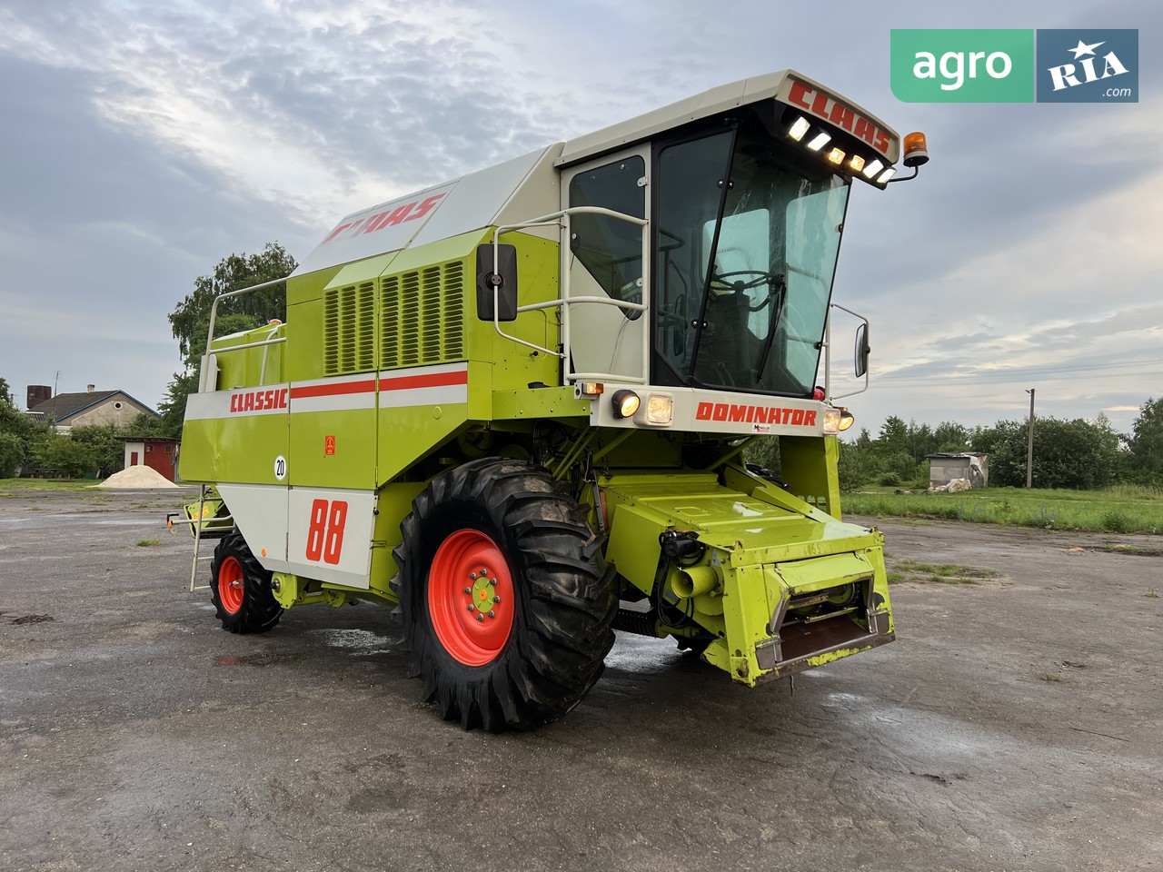 Мини комбайн Claas Dominator 88 Classic 1992 - фото 1