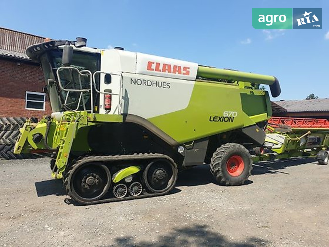 Комбайн Claas Lexion 670 ТТ 2013 - фото 1