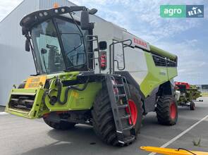 Комбайн Claas Lexion 2022