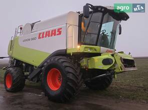 Комбайн Claas Lexion 