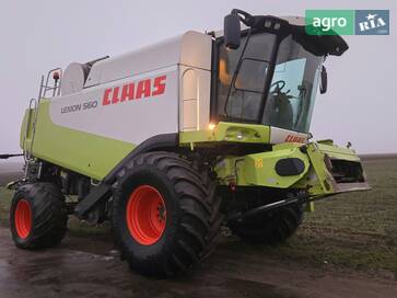 Claas Lexion  - фото