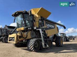 Комбайн Claas Lexion 