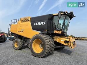 Комбайн Claas Lexion 2011