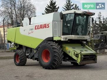 Claas Lexion  - фото
