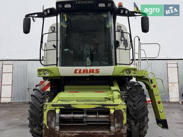 Claas Lexion  - фото