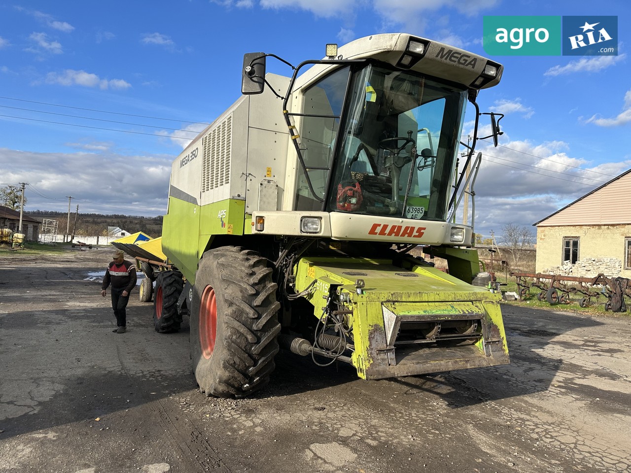 Комбайн Claas Mega 350 2008 - фото 1