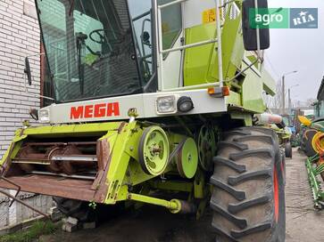 Claas Mega  - фото