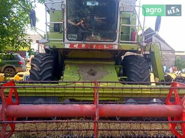 Claas Mega  - фото