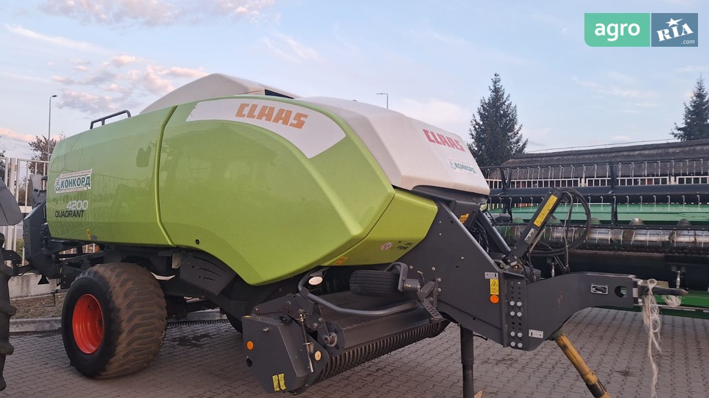 Прес-підбірник Claas Quadrant 4200 2017 - фото 1