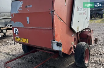 Прес-підбірник Claas Rollant  - фото