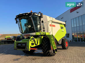 Комбайн Claas Tucano 