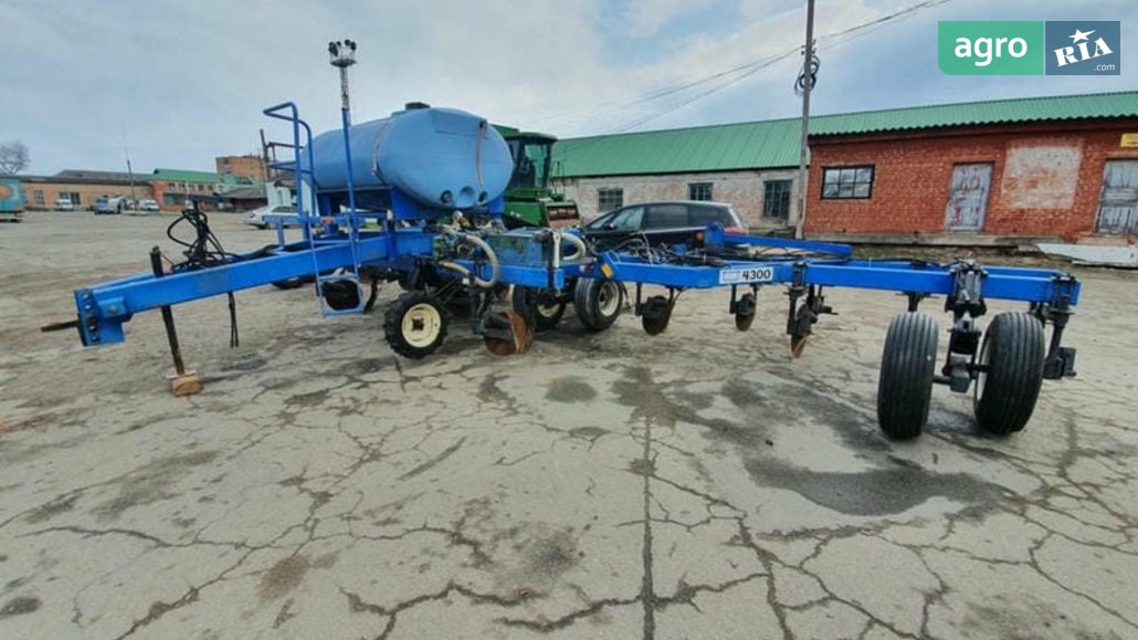 Машина для внесення добрив DMI 4300 2005 - фото 1