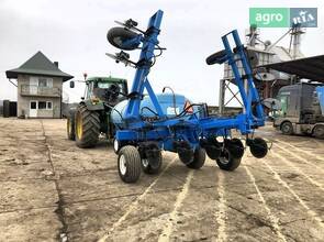 Машина для внесення добрив DMI Nutri-Placer 