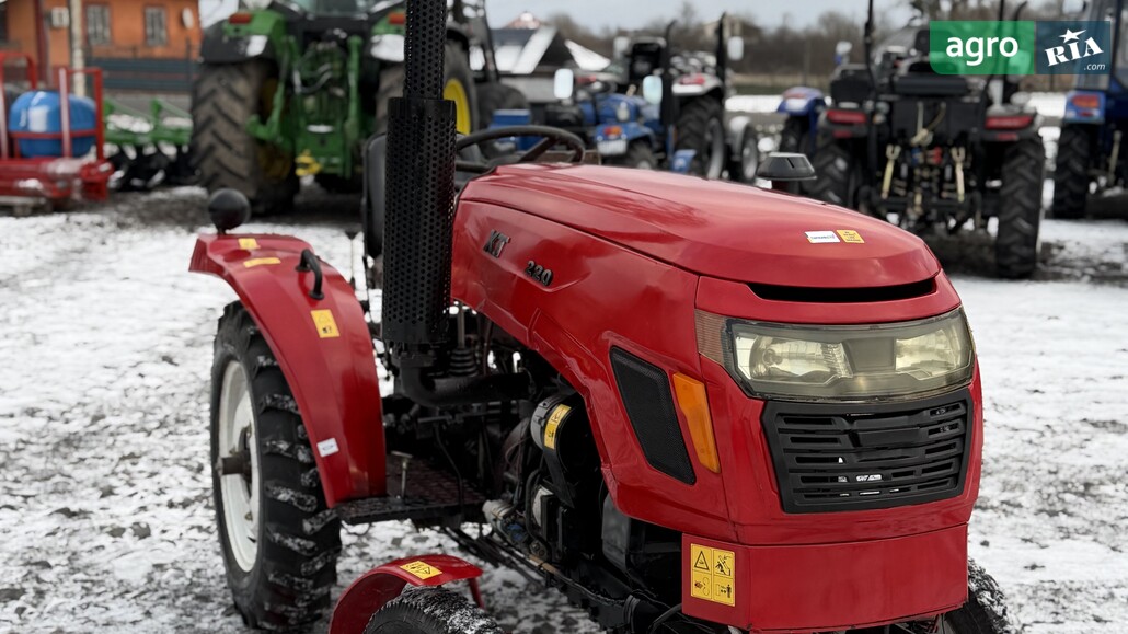 Трактор Dongfeng DF-240  - фото 1