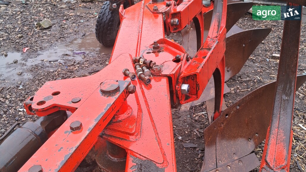 Плуг Gregoire-Besson 4+1 2000 - фото 1