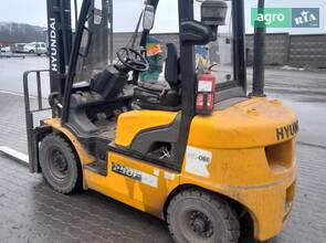 Навантажувач Hyundai 25DF-7 2019