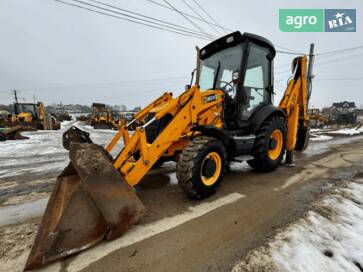 JCB 3CX  - фото