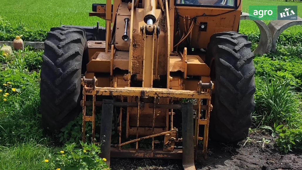 Навантажувач JCB 520M-4 1982 - фото 1