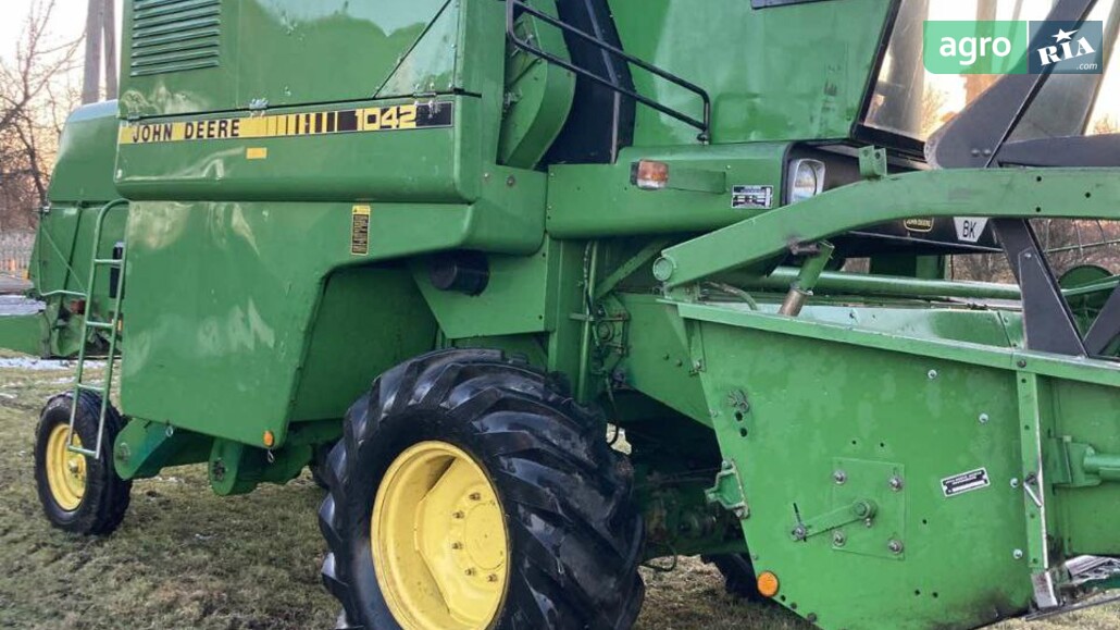 Комбайн John Deere 1042 1984 - фото 1