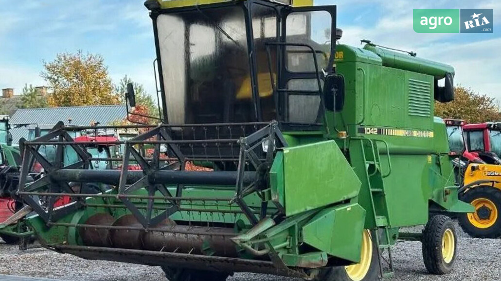 Комбайн John Deere 1042 1984 - фото 1
