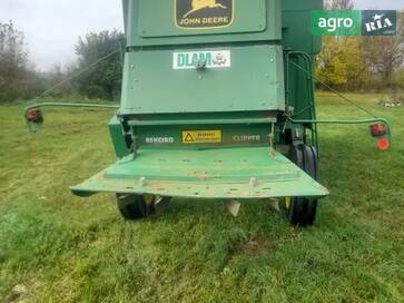 John Deere 1042  - фото