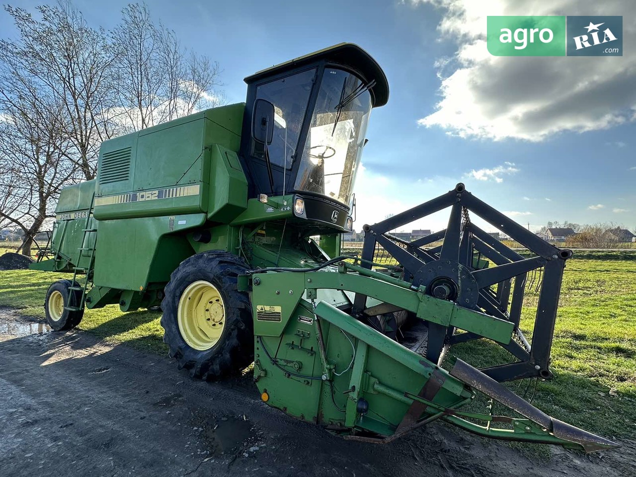 Мини комбайн John Deere 1052 1985 - фото 1