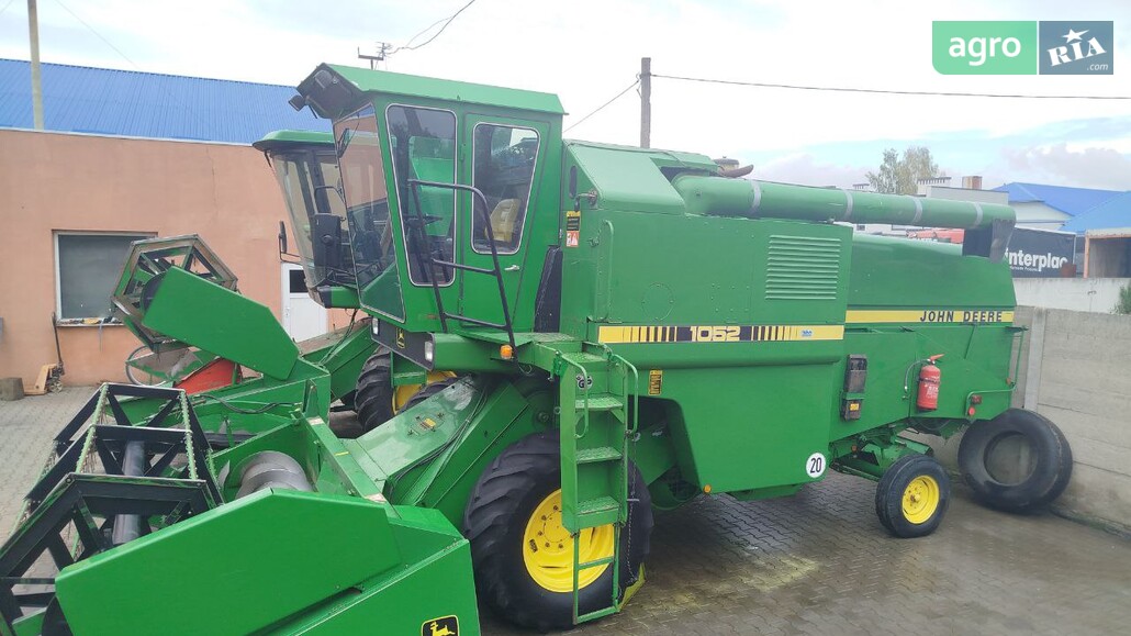 Комбайн John Deere 1052 1989 - фото 1