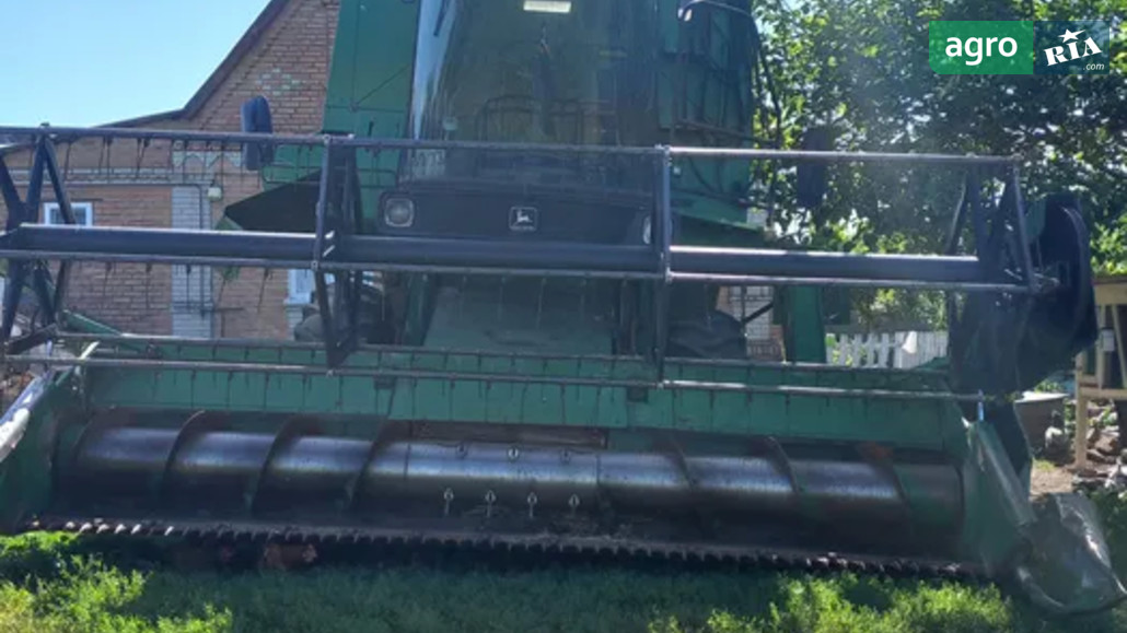 Комбайн John Deere 1065 1982 - фото 1