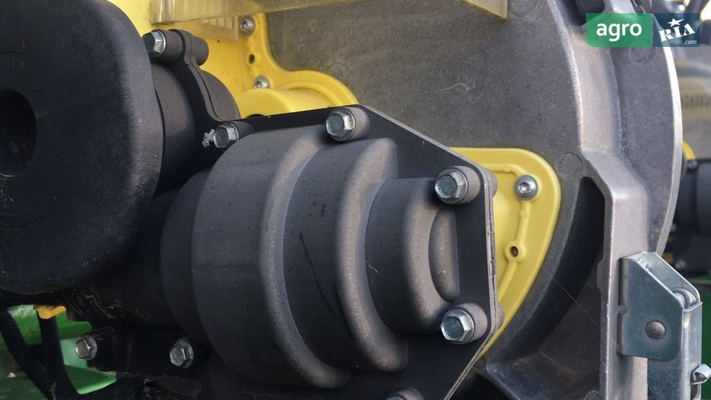 Сеялка John Deere 1745 2015 - фото 1