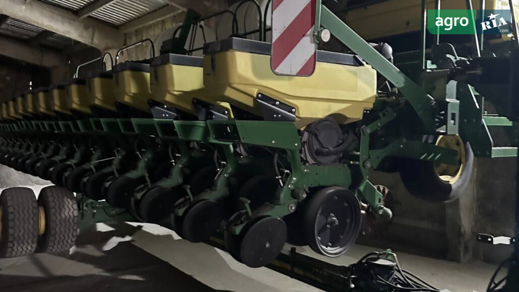 Сеялка John Deere 1745 2017 - фото 1