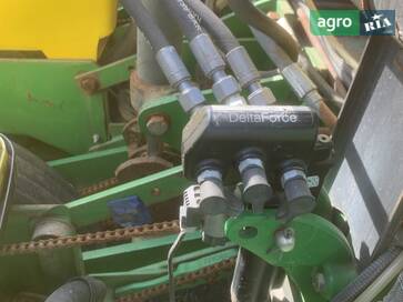 John Deere 1770  - фото