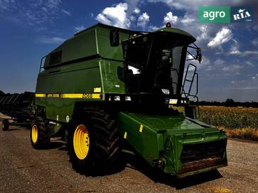John Deere 2066  - фото