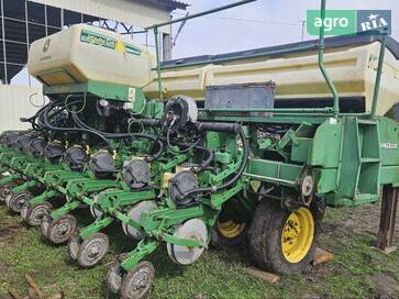 John Deere 2126  - фото